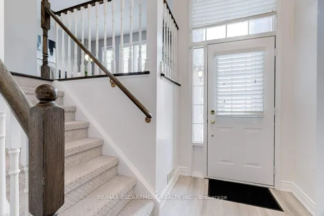 Additional image 3 of 5090 Fairview St Unit 40