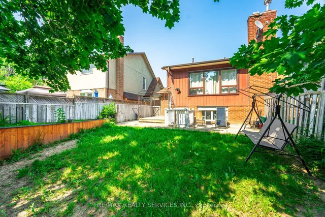 Additional image 46 of 4 Hinchley Wood Grve