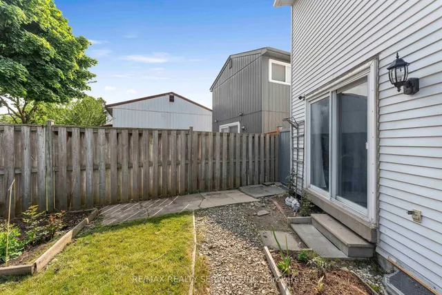 Additional image 32 of 8 Heatherside Crt