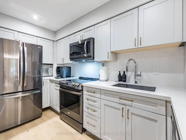 Additional image 8 of 217 St George St Unit 8