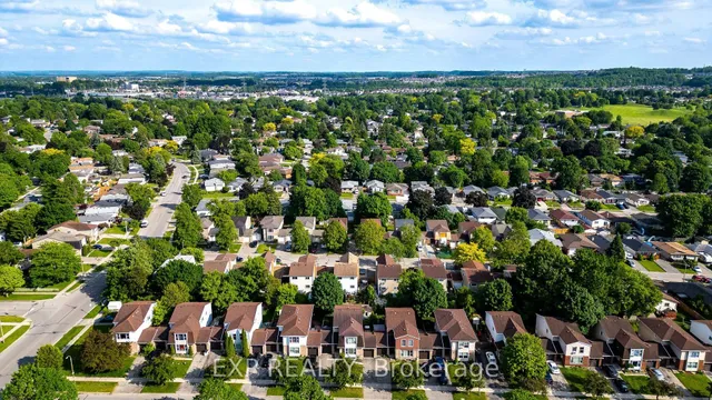 Additional image 47 of 178 Silver Aspen Cres