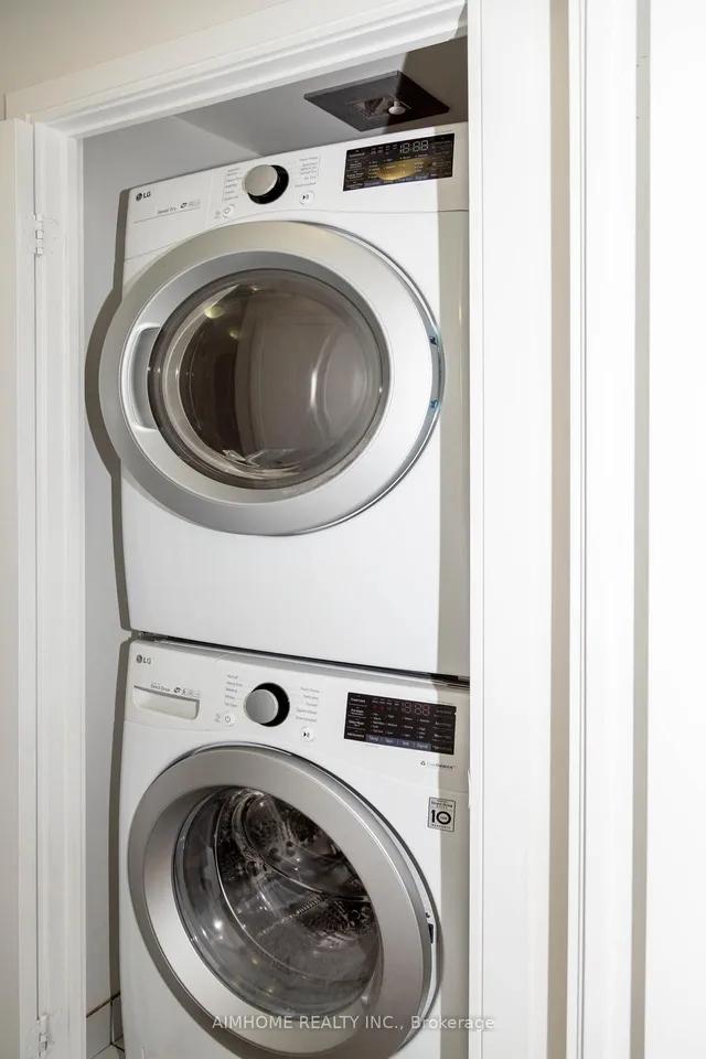 Additional image 19 of 255 Village Green Sq Unit 2004