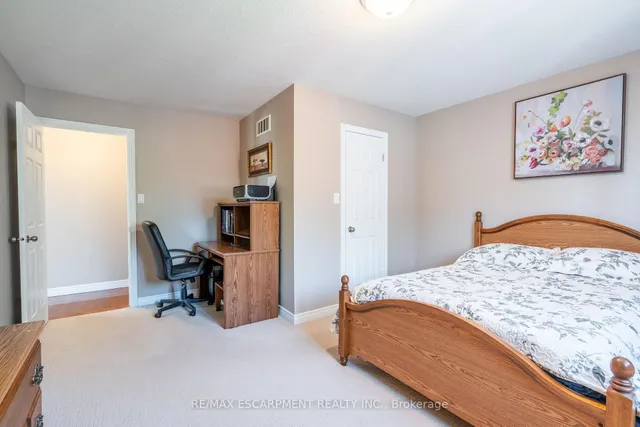 Additional image 25 of 24 Edgecroft Cres