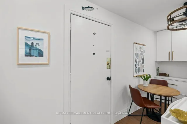 Additional image 5 of 137 Emerald St Unit 5