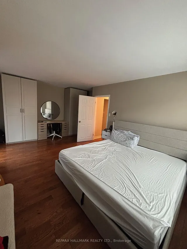 Additional image 15 of 97 Oriole Pkwy