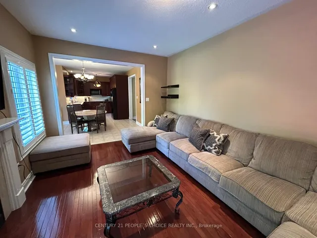 Additional image 28 of 128 Mount Royal Circ