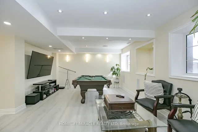 Additional image 37 of 24 Old Cleeve Cres