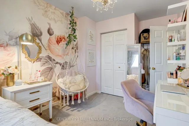 Additional image 17 of 1536 Sixth Line Unit 4