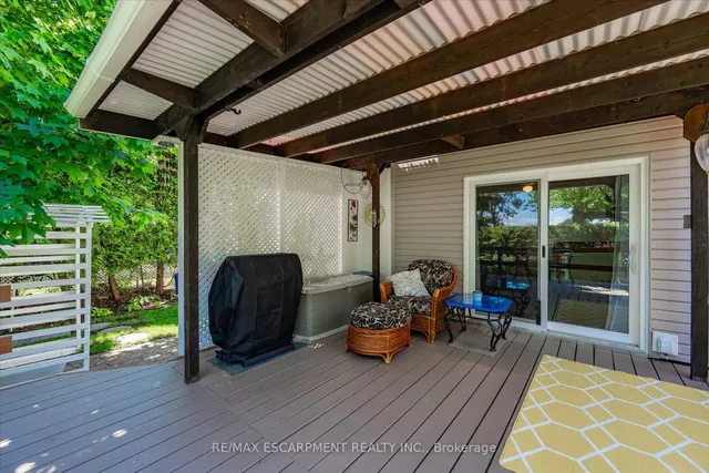 Additional image 38 of 1280 Consort Cres