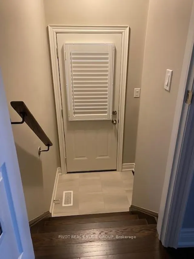 Additional image 7 of 1292 Clarriage Crt