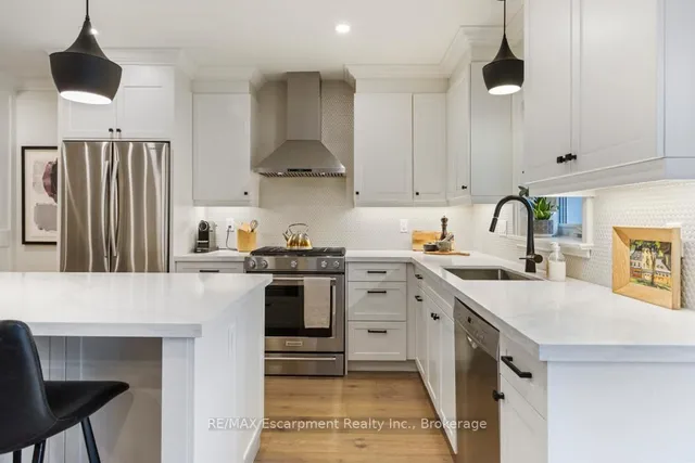 Additional image 38 of 2109 Wellington Ave