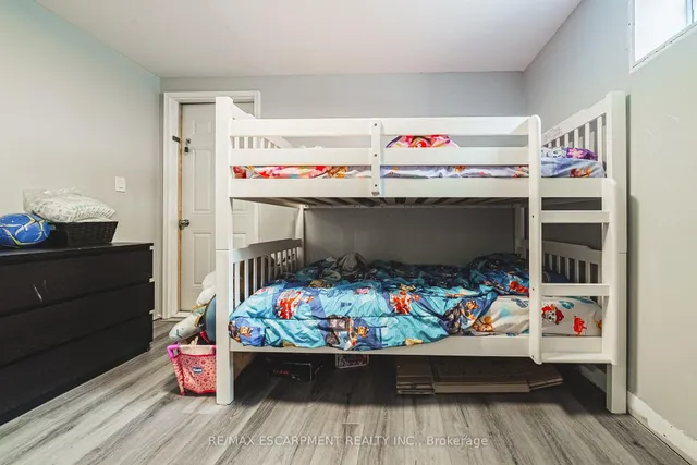 Additional image 32 of 302 East 43rd St