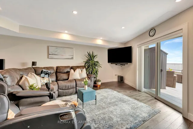 Additional image 34 of 2136 Old Lakeshore Rd Unit 3