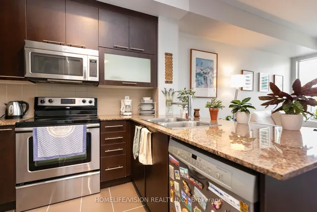 Additional image 10 of 500 Sherbourne St Unit 511