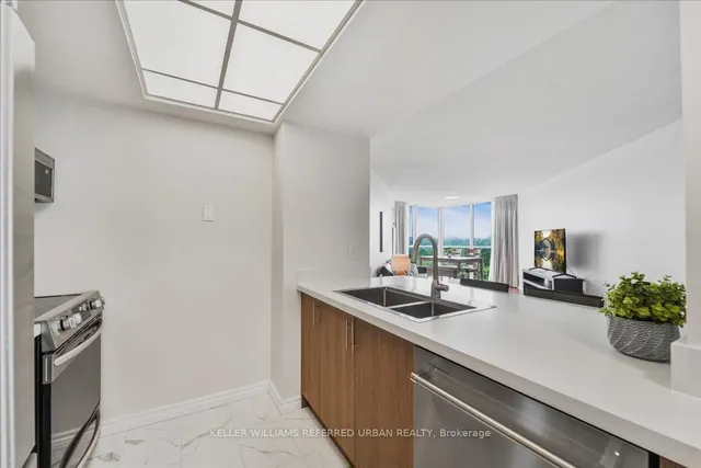 Additional image 16 of 5 Concorde Pl Unit 710