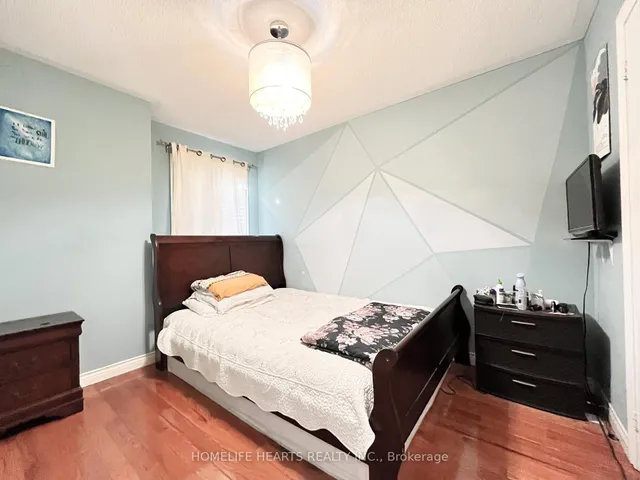 Additional image 19 of 516 Lumberton Cres