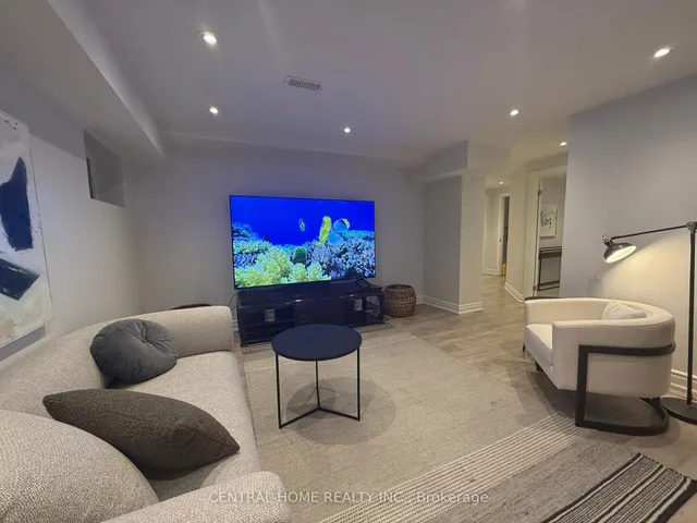 Additional image 31 of 298. Poyntz Ave