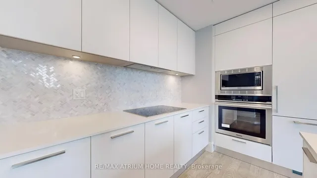 Additional image 10 of 1 Gloucester St Unit 715