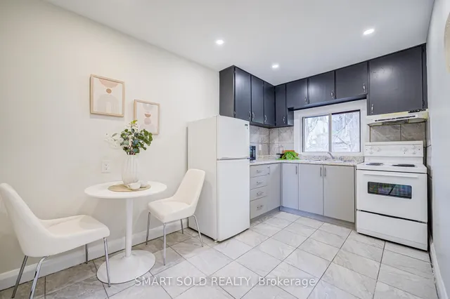 Additional image 3 of 1366 Davenport Rd