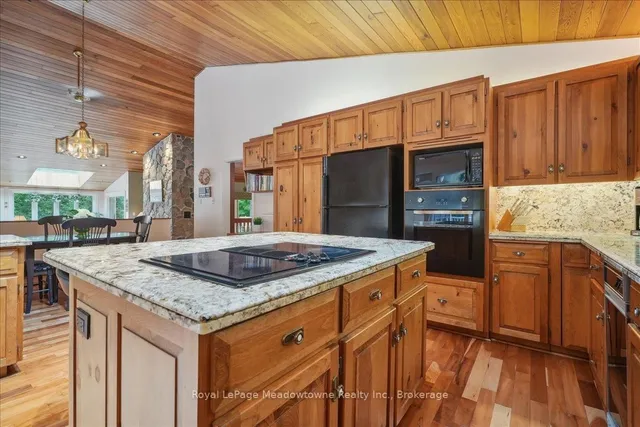 Additional image 17 of 5590 STEELES Ave