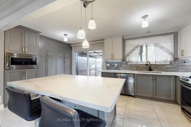 Additional image 11 of 53 Geneva Cres