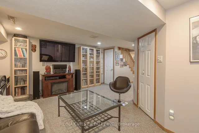 Additional image 34 of 90 Lakecrest Tr