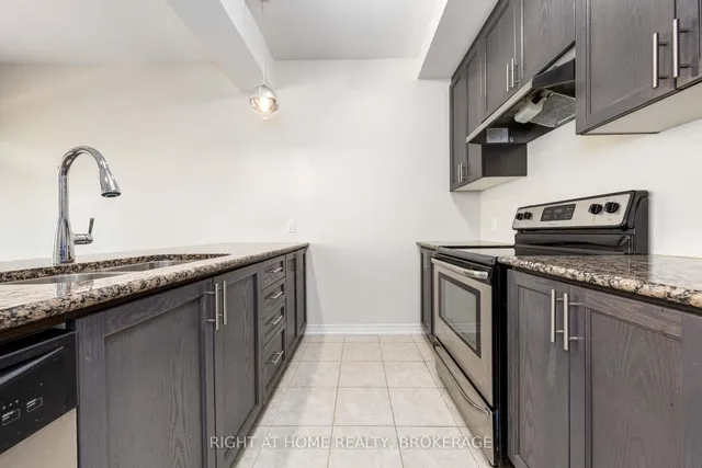 Additional image 11 of 71 Southshore Cres