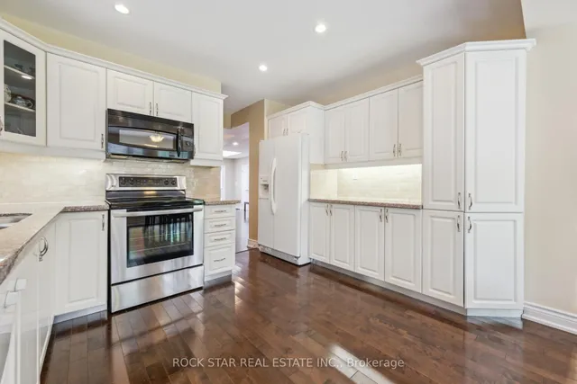 Additional image 17 of 22 Fairmeadow Ave