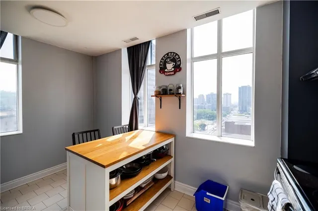 Additional image 14 of 36 James St Unit 1405