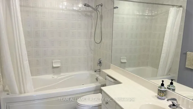 Additional image 14 of 3351 Cawthra Rd Unit 423