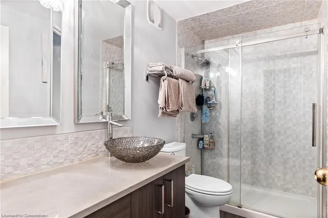 Additional image 16 of 6 Walton Ave Unit 310