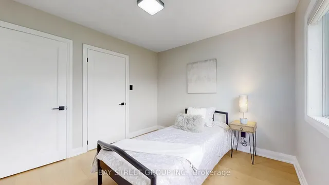 Additional image 30 of 4022 Bloor St