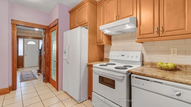 Additional image 11 of 107 Myrtle Ave