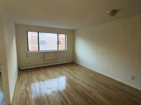 136 Hillside Ave APT 4A, New York, NY 10040