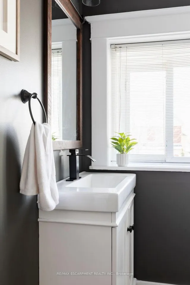 Additional image 32 of 197 Balmoral Ave