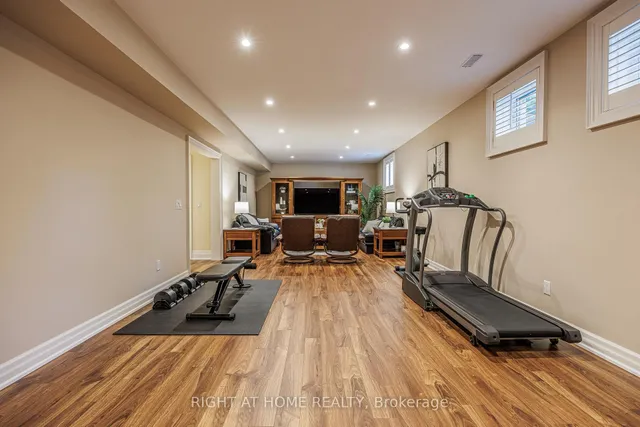 Additional image 34 of 2 Fairway Rd