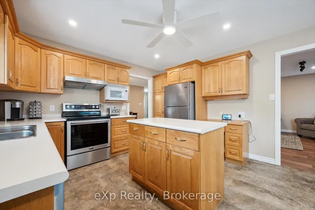 Additional image 13 of 916 Keewatin Pl