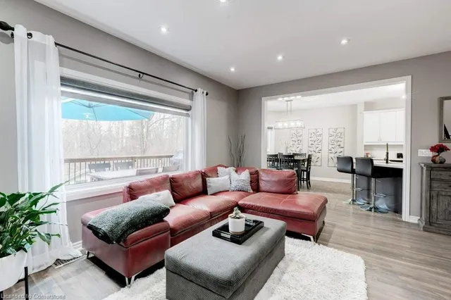 Additional image 14 of 52 Commando Crt