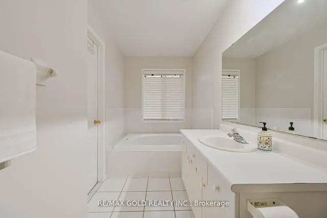 Additional image 24 of 44 Ribbon Dr