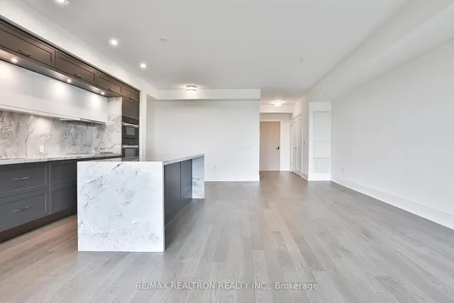 Additional image 18 of 10 Inn On The Park Dr Unit 901