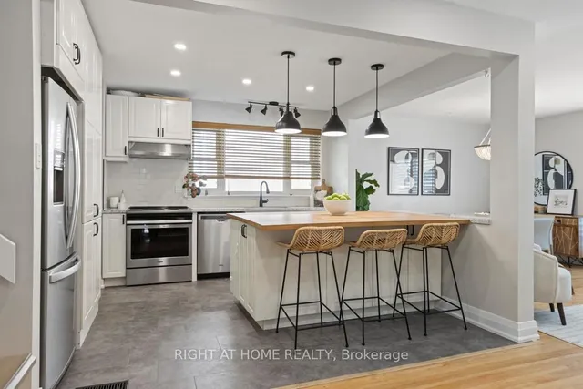 Additional image 11 of 4224 Bloor St