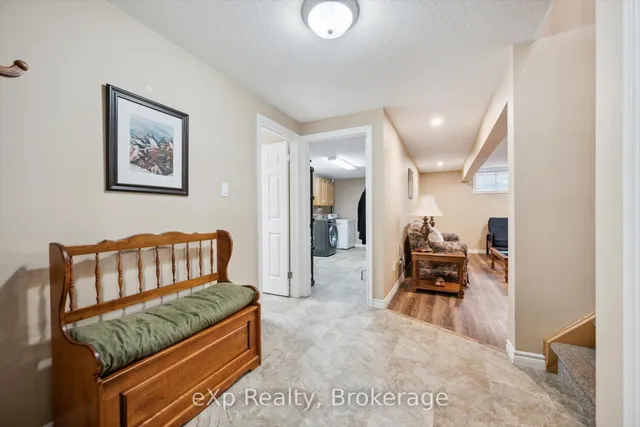 Additional image 23 of 916 Keewatin Pl