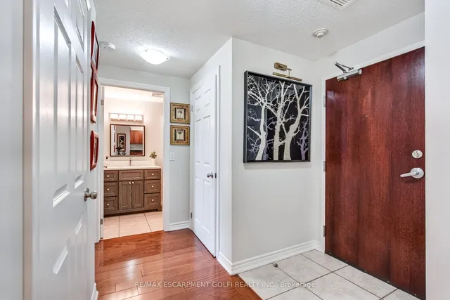 Additional image 11 of 47 Caroline St Unit 401