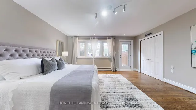 Additional image 43 of 12 Carousel Crt