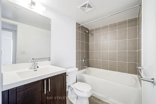 Additional image 11 of 800 Lawrence Ave Unit 1221