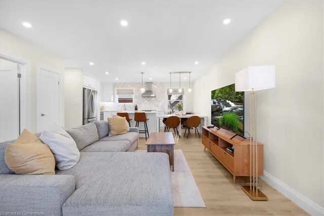 Additional image 13 of 20 Camille Crt