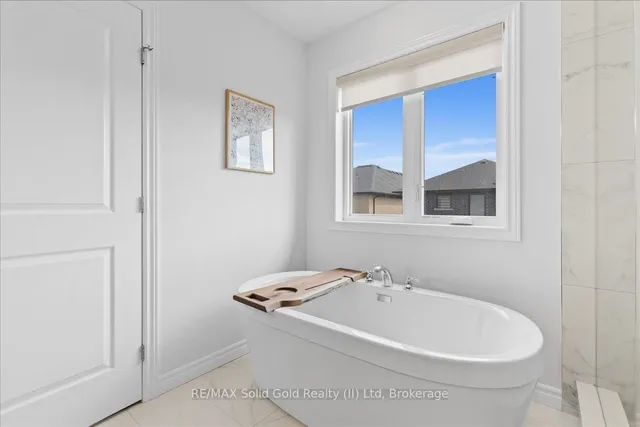 Additional image 31 of 604 Doonwoods Cres