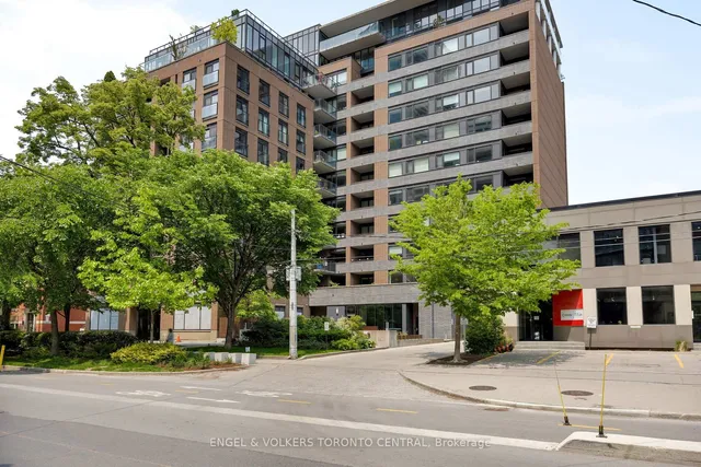 Additional image 29 of 400 Wellington St Unit 1001