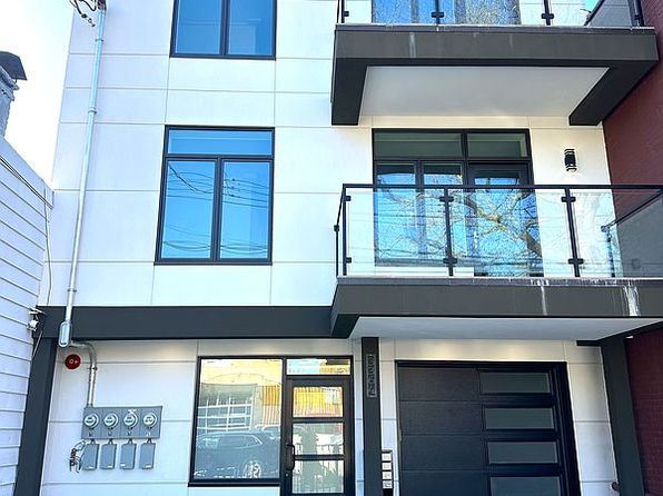 33-64 11th St #3, Astoria, NY 11106