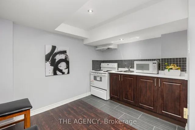 Additional image 27 of 43 Castlethorpe Dr